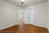 18266 Macarthur - Photo 16