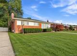 18266 Macarthur - Photo 33
