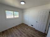 28521 Sutherland Street - Photo 25