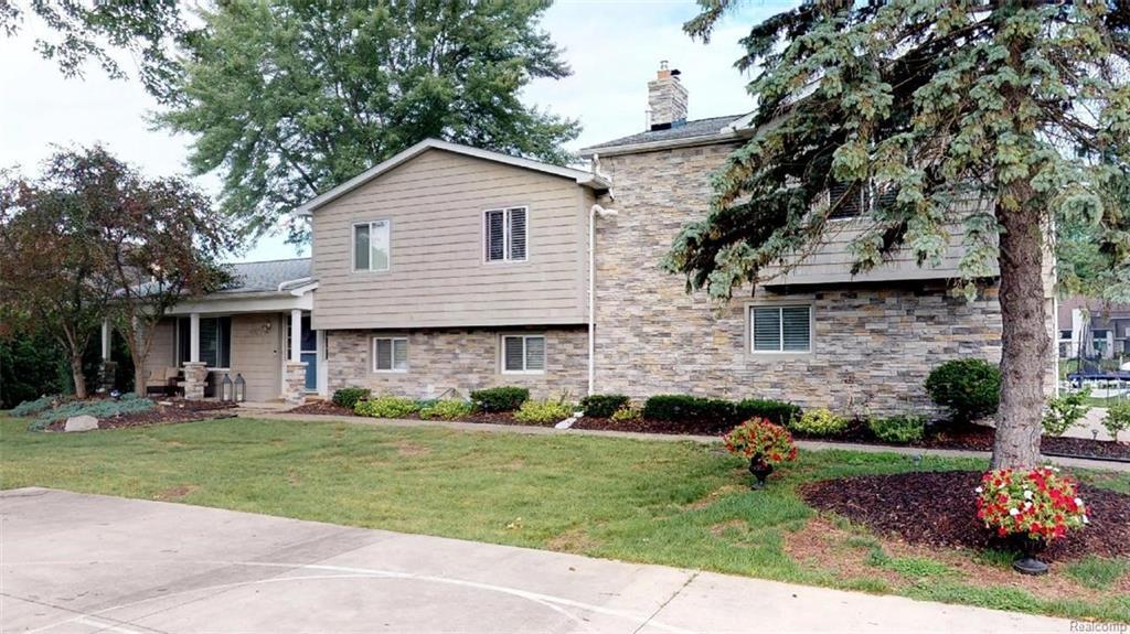 4999 Wavewood Drive - Photo 1