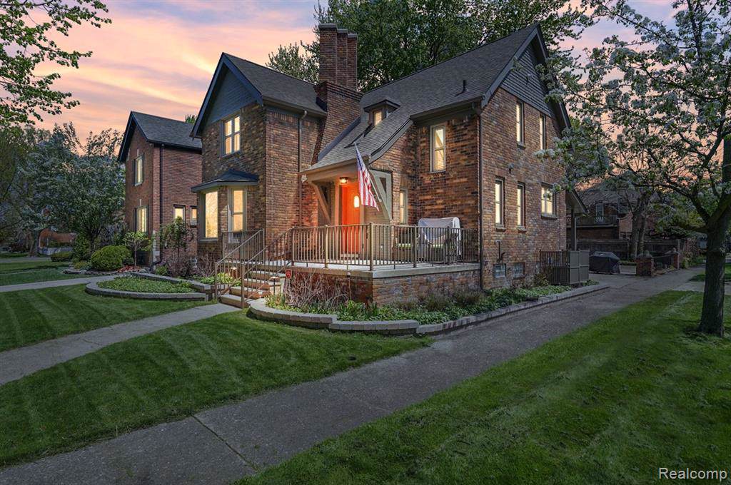 382 Mckinley Avenue - Photo 1
