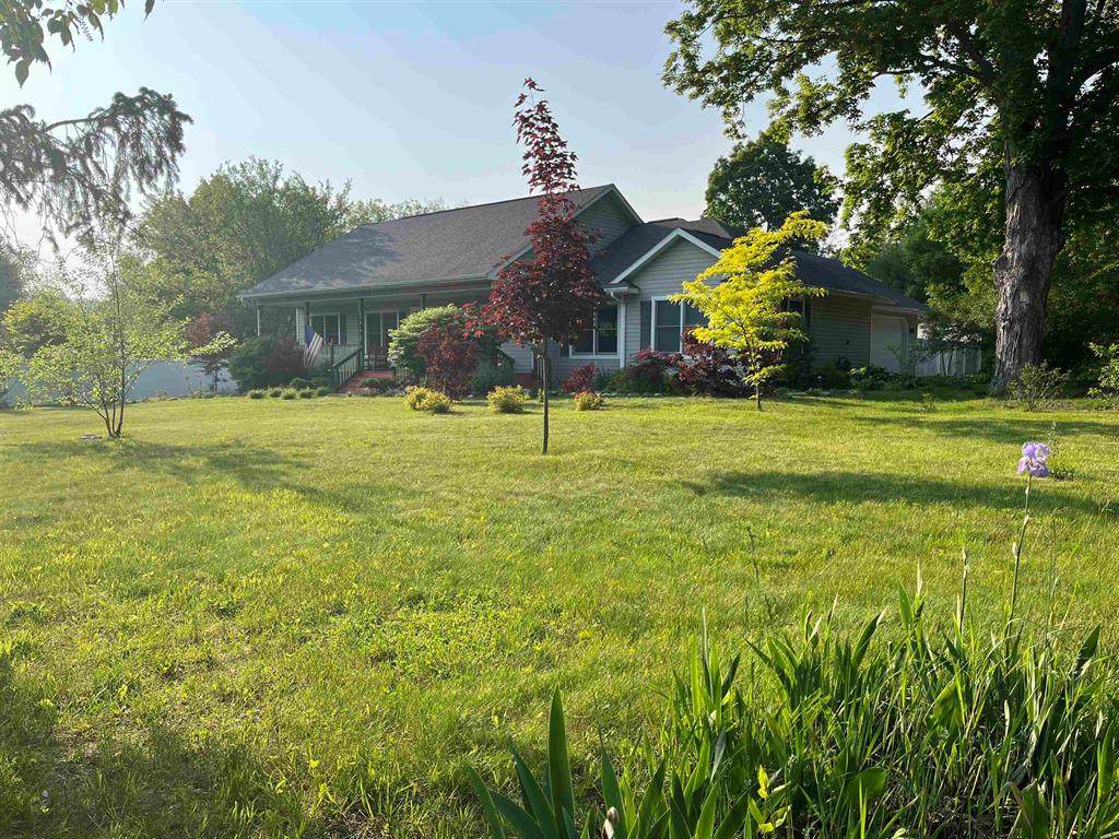 7604 Thomas - Photo 1
