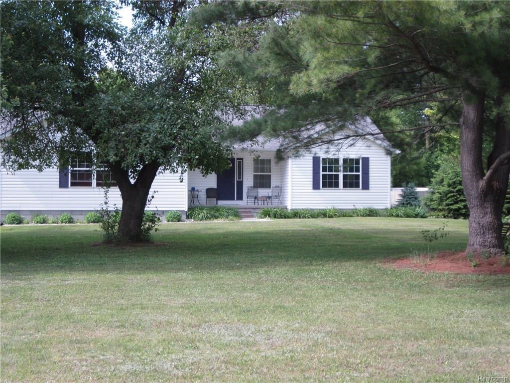5480 Gratiot Avenue - Photo 1