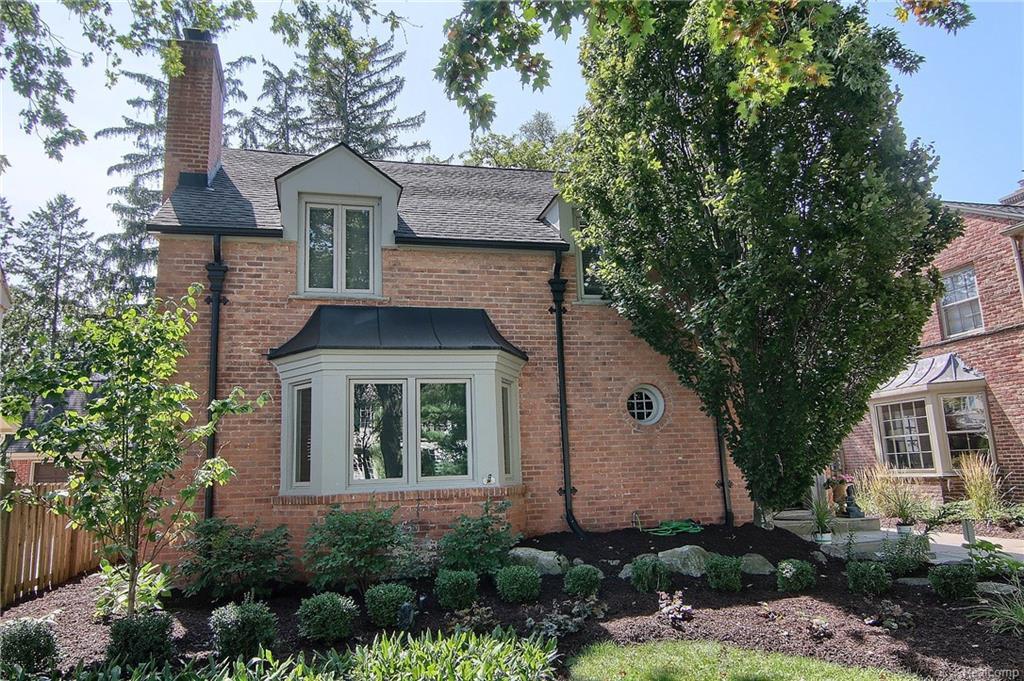 1825 Pine Street - Photo 1
