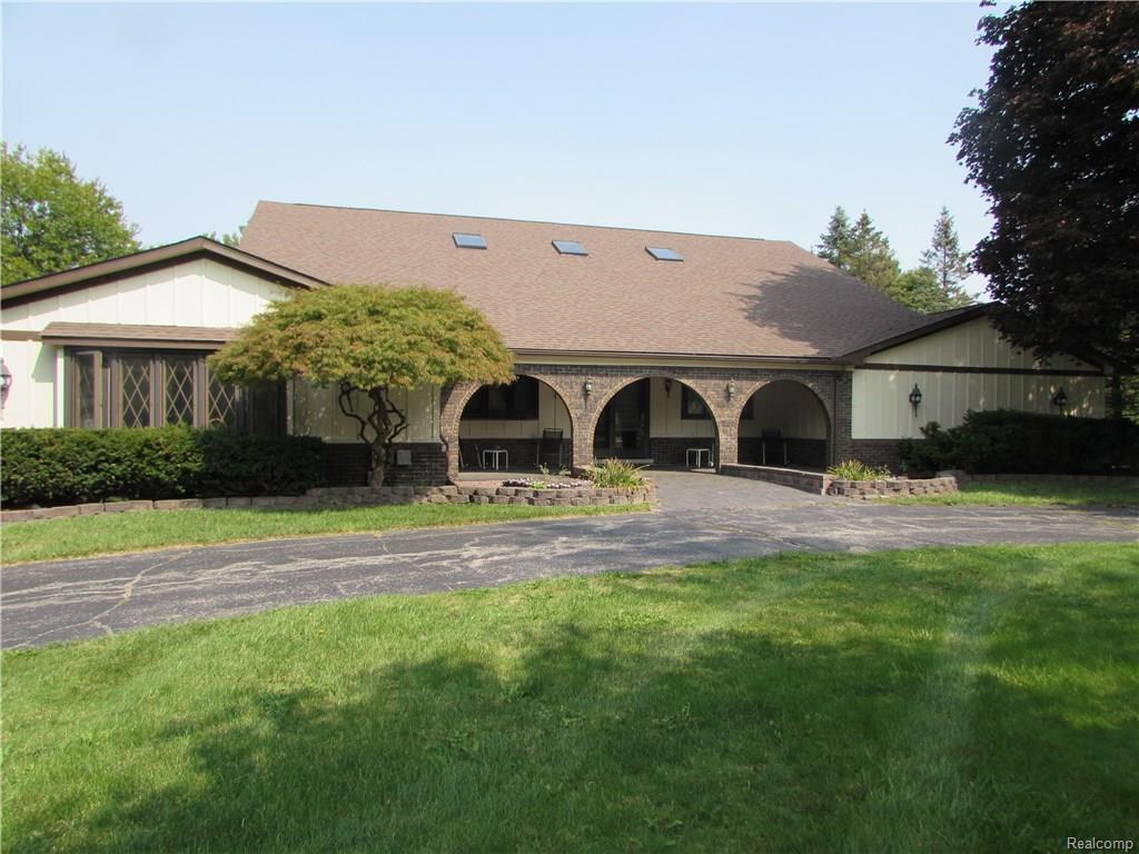 33110 King Road - Photo 1
