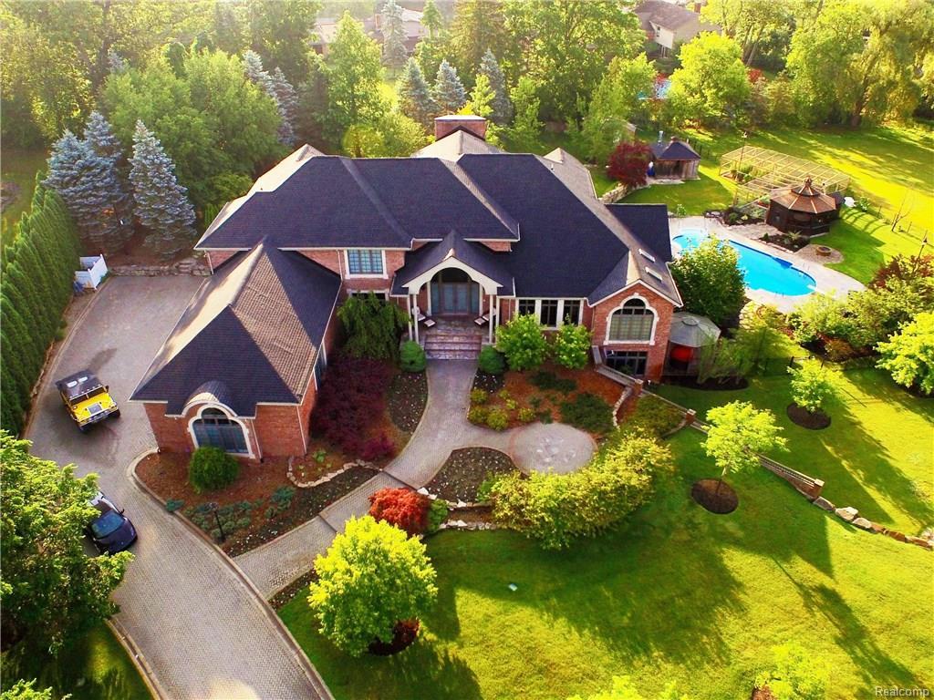 30484 Oakleaf Lane - Photo 1