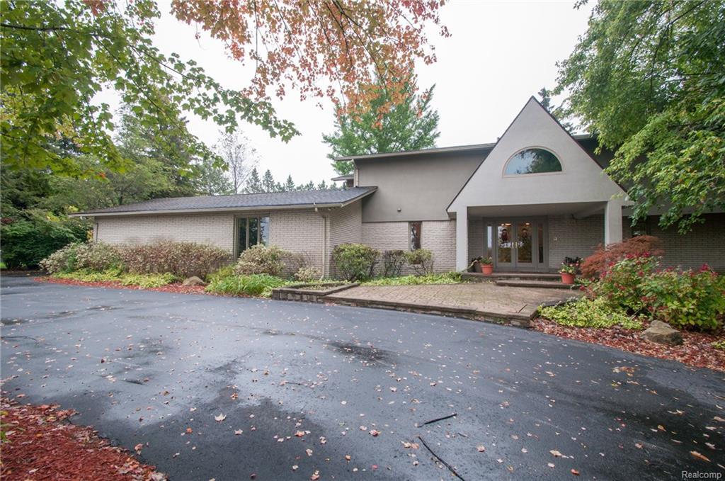 7241 Inkster Road - Photo 1