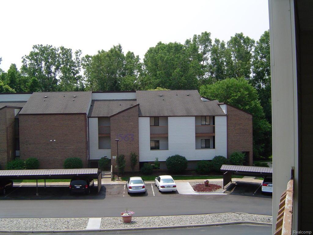 1563-11 Pond Drive - Photo 1