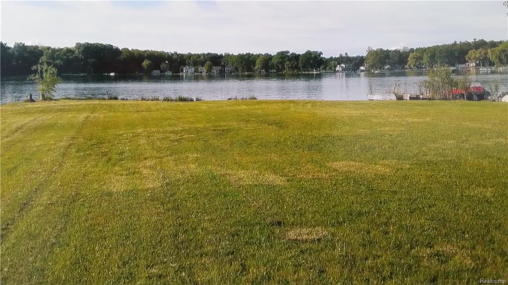 10860 Hillway Drive - Photo 1