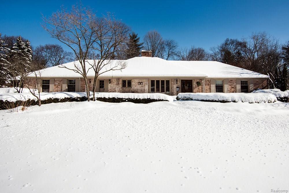 4837 Stoneleigh Road - Photo 1