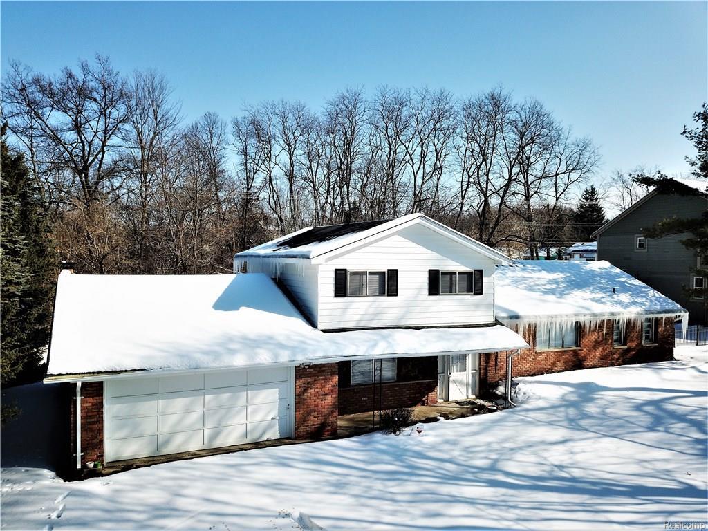 5585 Halsted Road - Photo 1