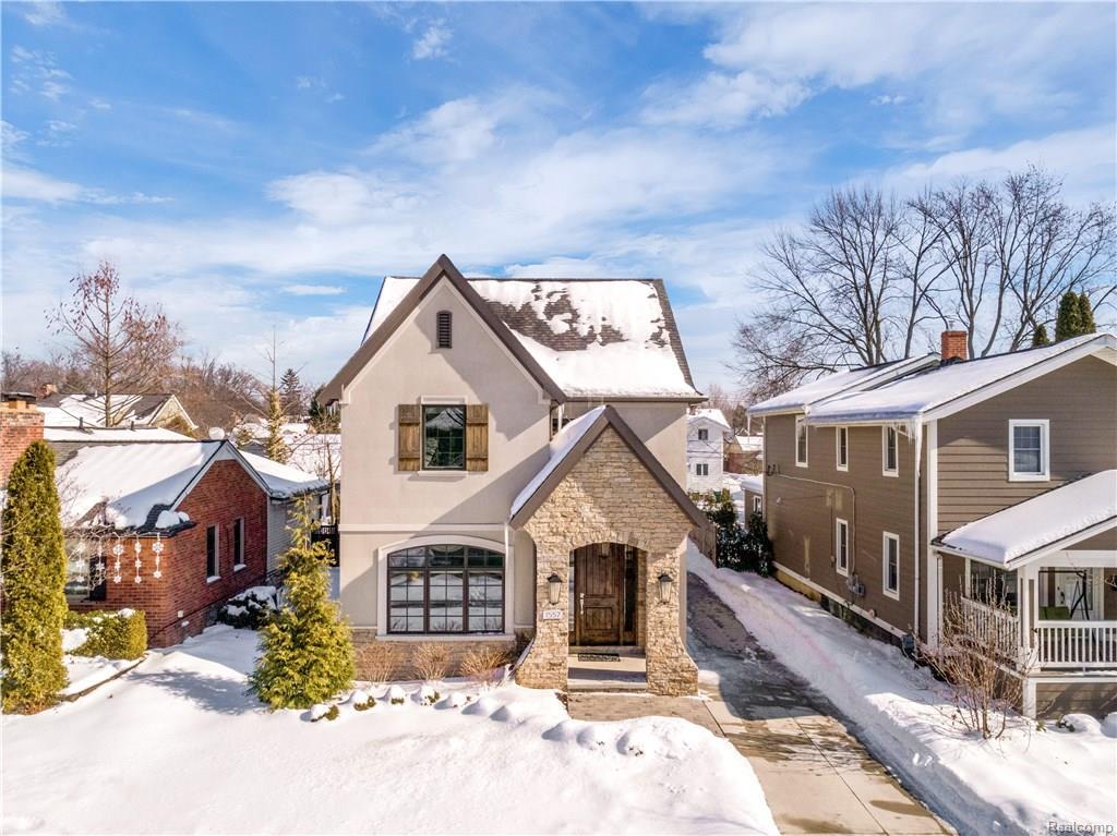 1557 Bates Street - Photo 1