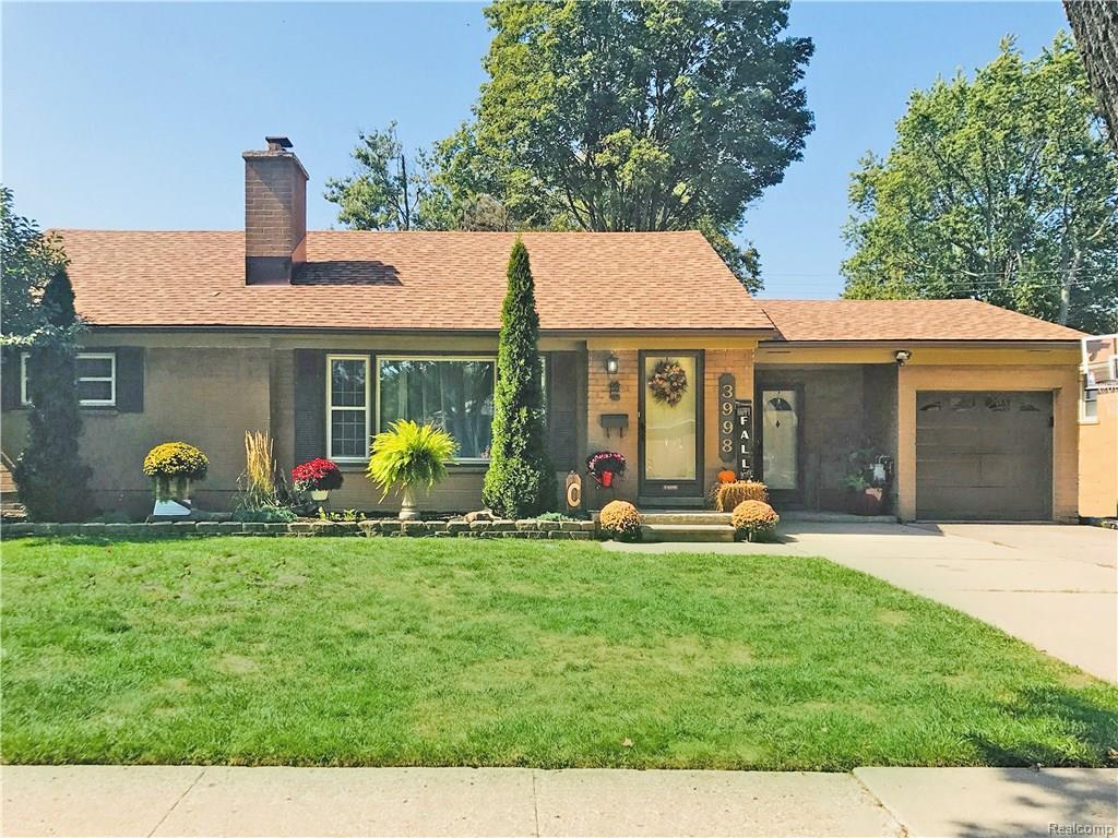 3998 Pardee Avenue - Photo 1