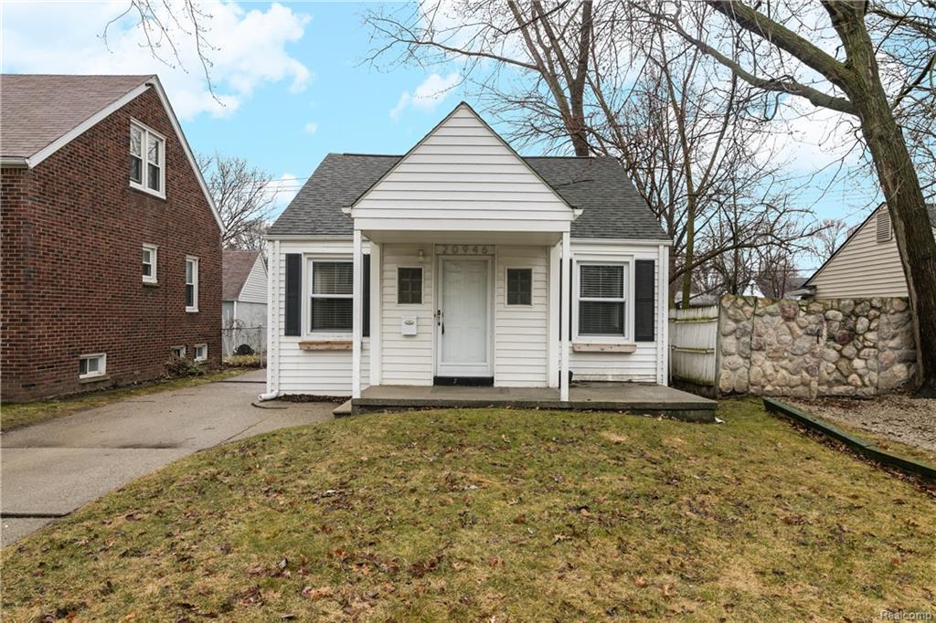 20946 Hampton Road - Photo 1