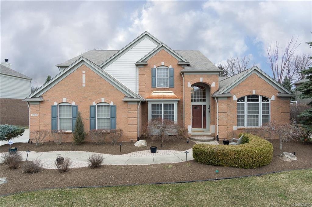17463 Oak Hill Drive - Photo 1