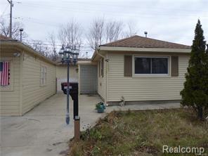 22405 Sherwood Street - Photo 1