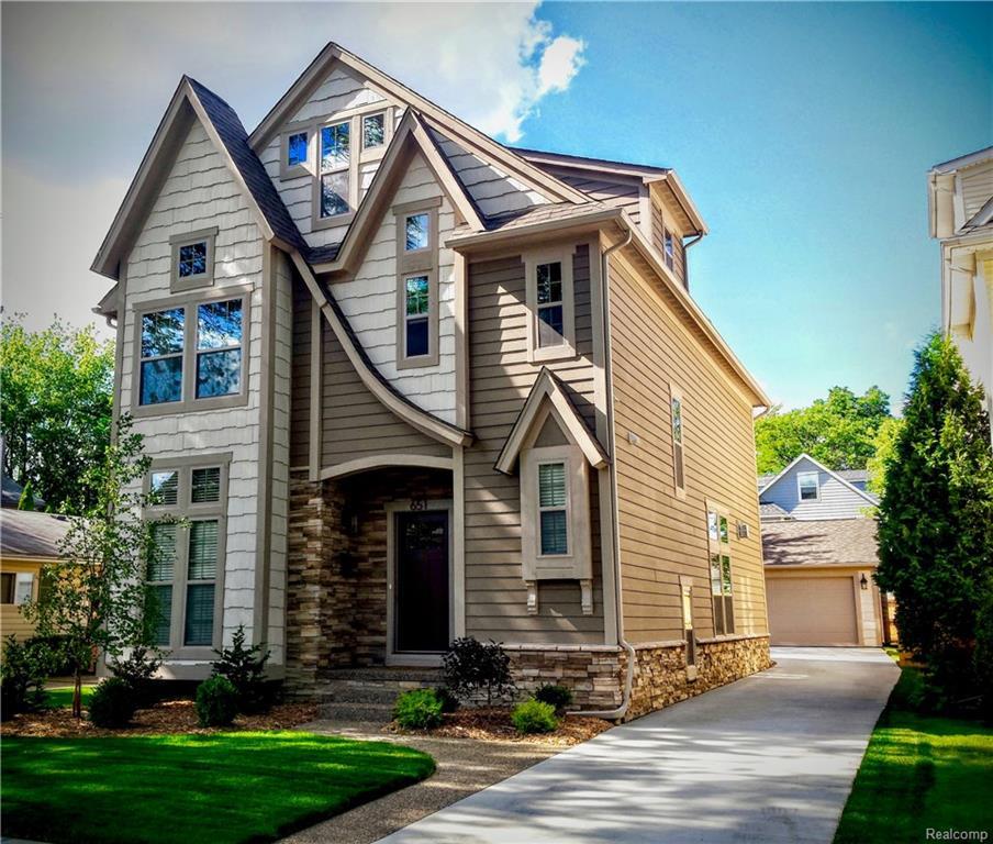 651 Davis Avenue - Photo 1