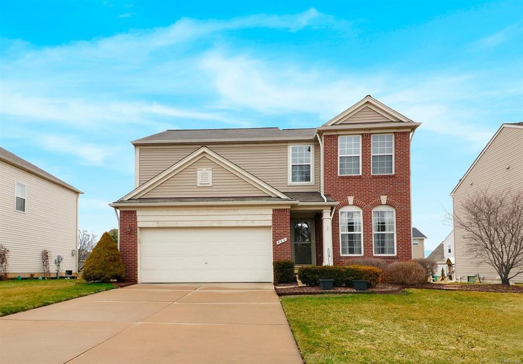 469 Chantilly Lane - Photo 1
