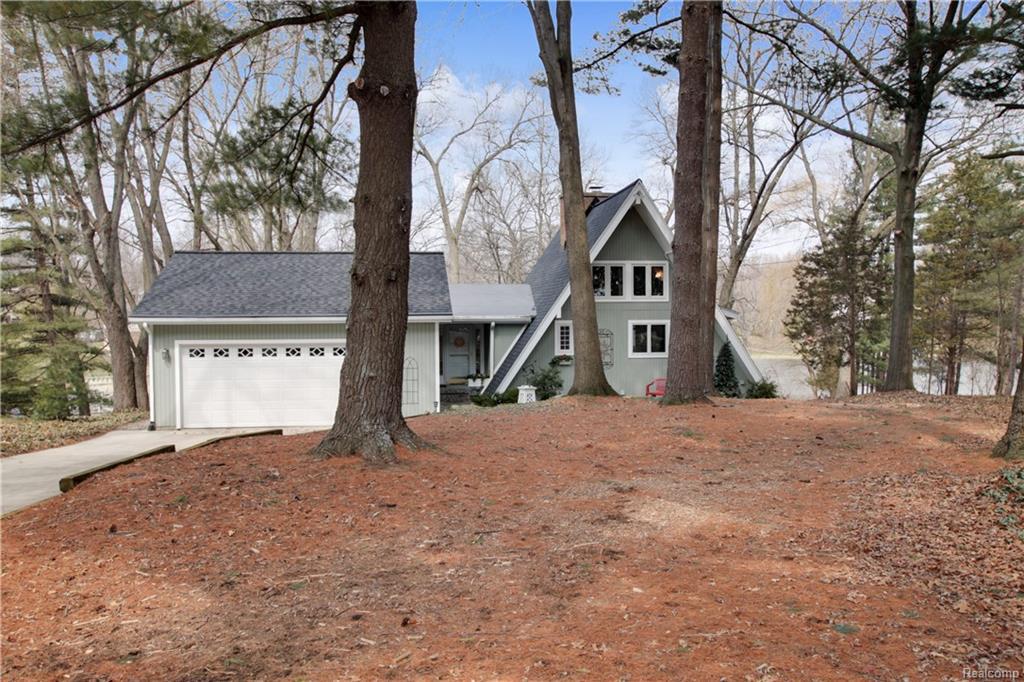 223 Pine Hill Lake Drive - Photo 1