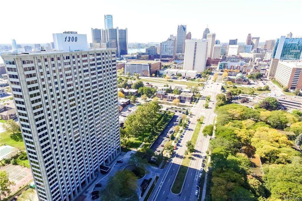 1300 Lafayette - Photo 1