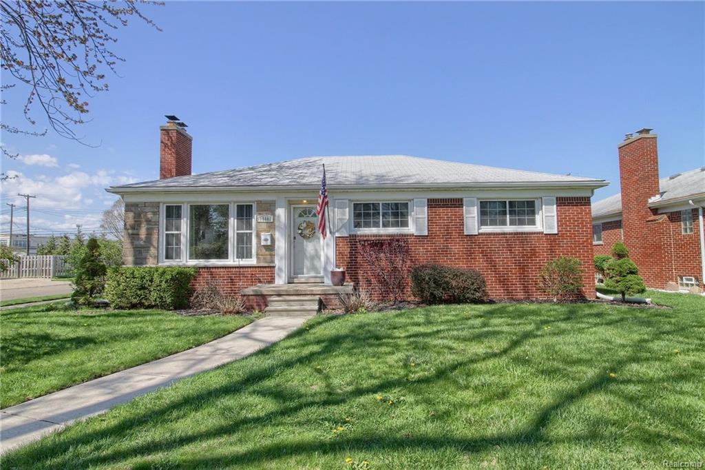 19801 Elizabeth Street - Photo 1