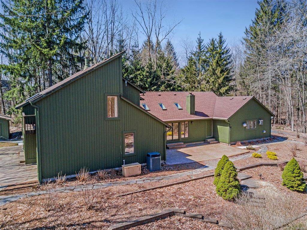 5526 Warren Road - Photo 1
