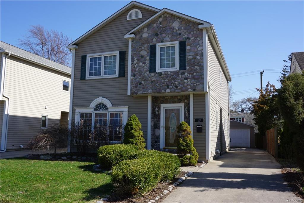 1371 West Boulevard - Photo 1