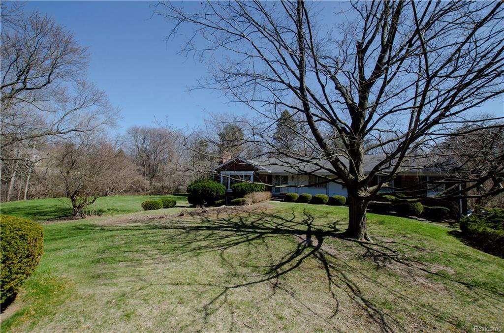 1600 Hillwood Drive - Photo 1