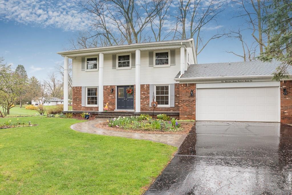 1722 Crooks Road - Photo 1