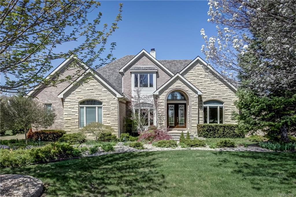 8916 Stoney Creek Drive - Photo 1