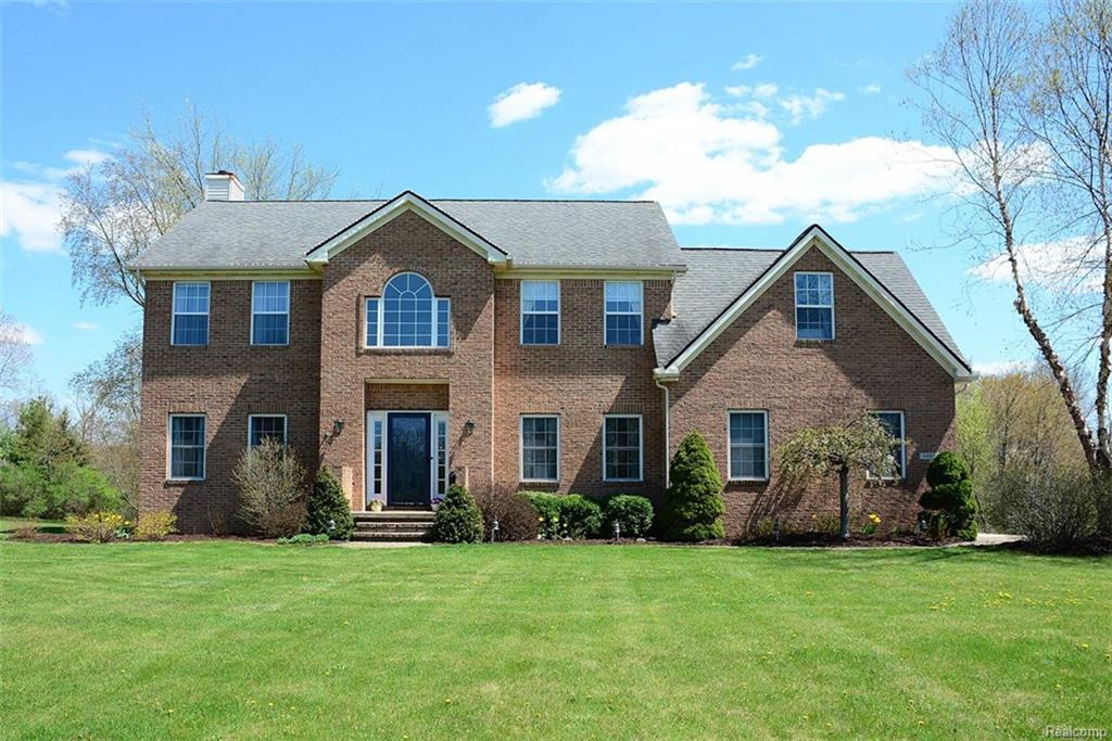 4400 Creekview Drive - Photo 1