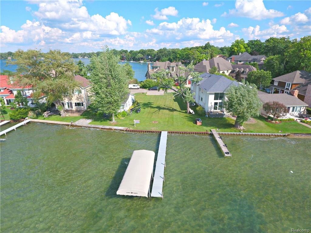 7576 Barnsbury Drive - Photo 1