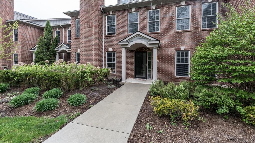 5567 Hampshire Lane - Photo 1