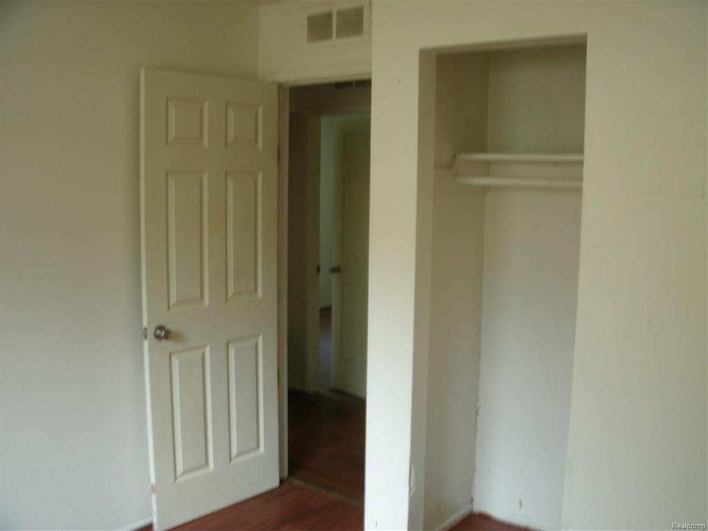 20467 Birwood - Photo 1