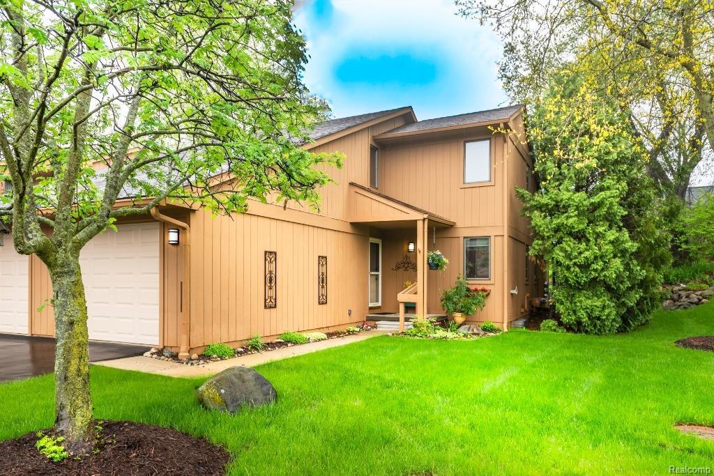 7621 Cottonwood Lane - Photo 1