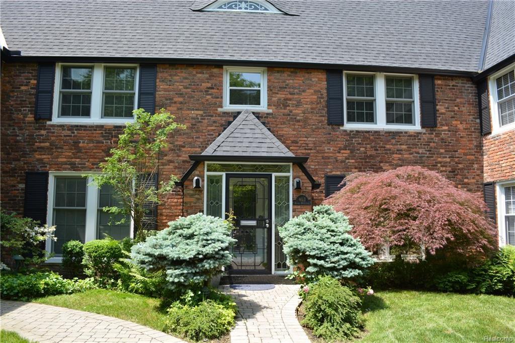 403 Rivard Boulevard - Photo 1