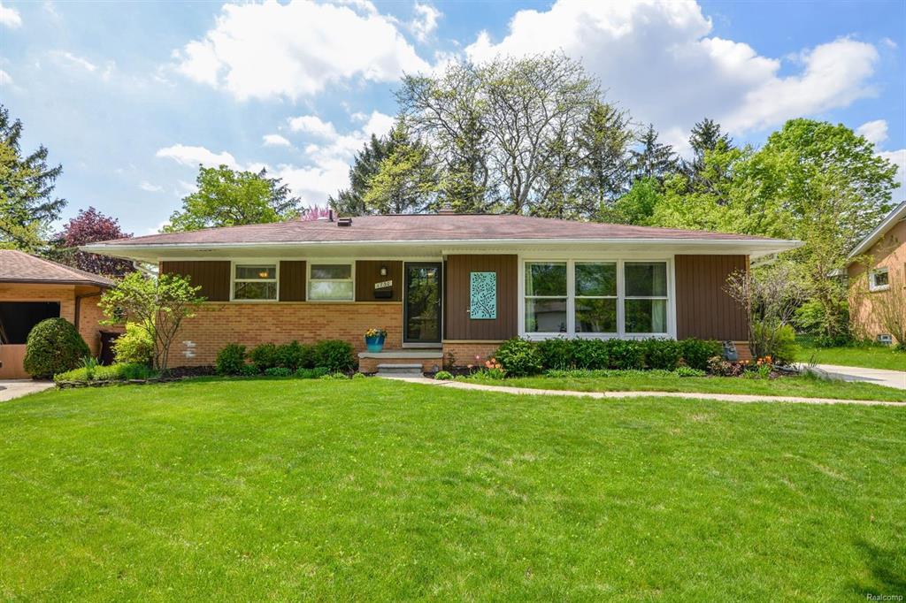 1730 Barrington Place - Photo 1