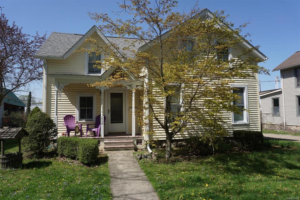 224 Middle Street - Photo 1