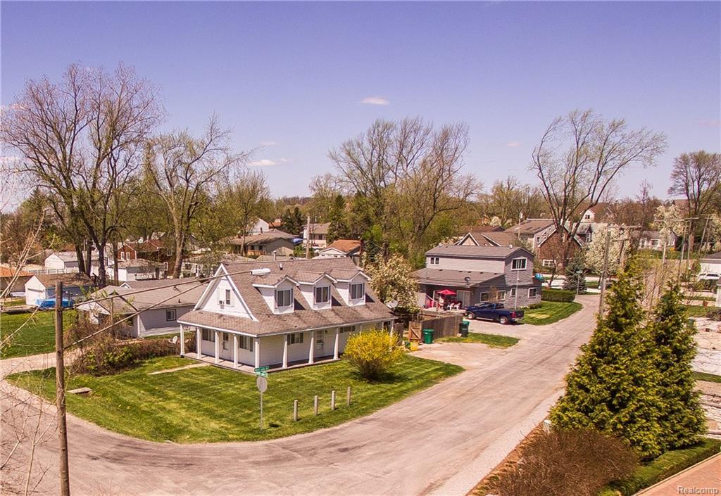 1720 Lake Court - Photo 1