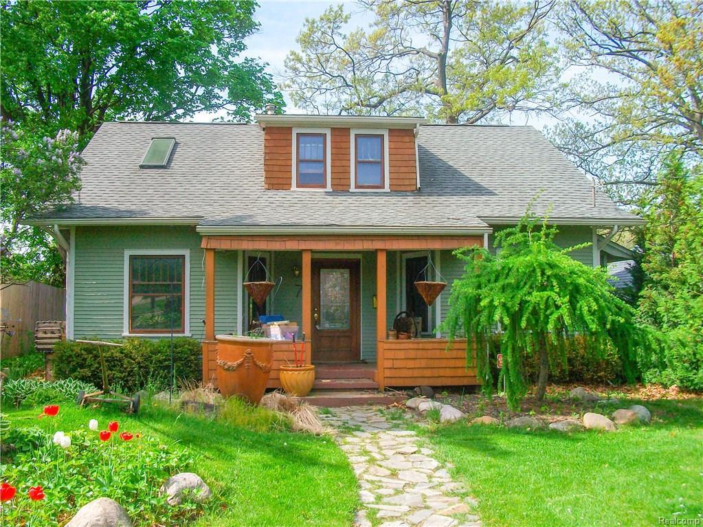7 Ruth Avenue - Photo 1
