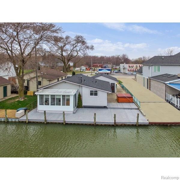 45918 Jefferson Avenue - Photo 1