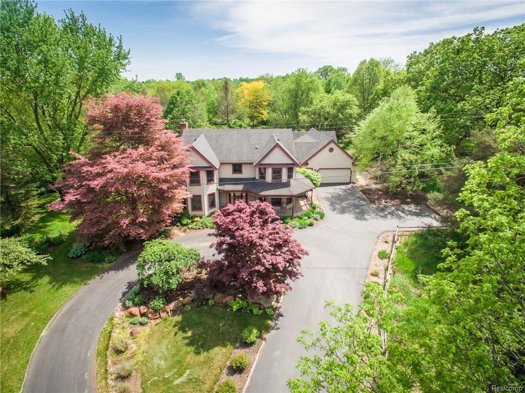 6022 Challis Road - Photo 1