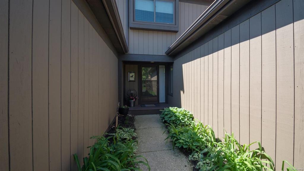 2510 Traver Boulevard - Photo 1