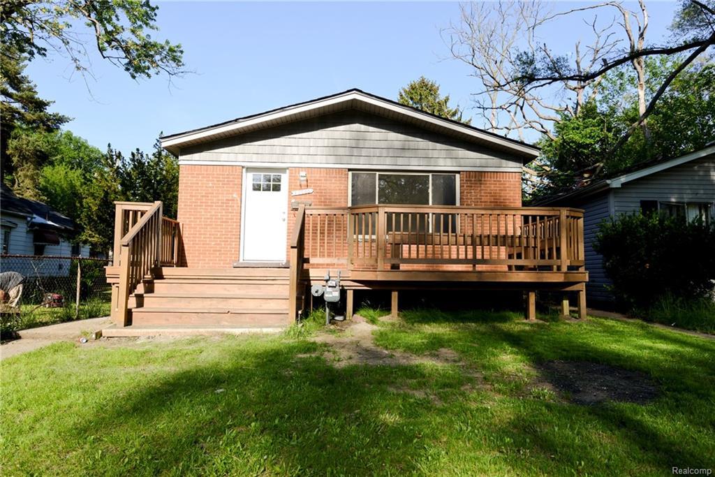 20200 Monica Street - Photo 1