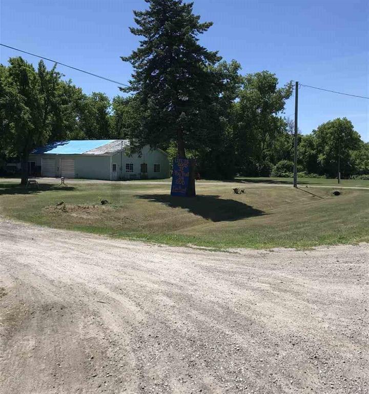 10533 Gratiot Ave - Photo 1