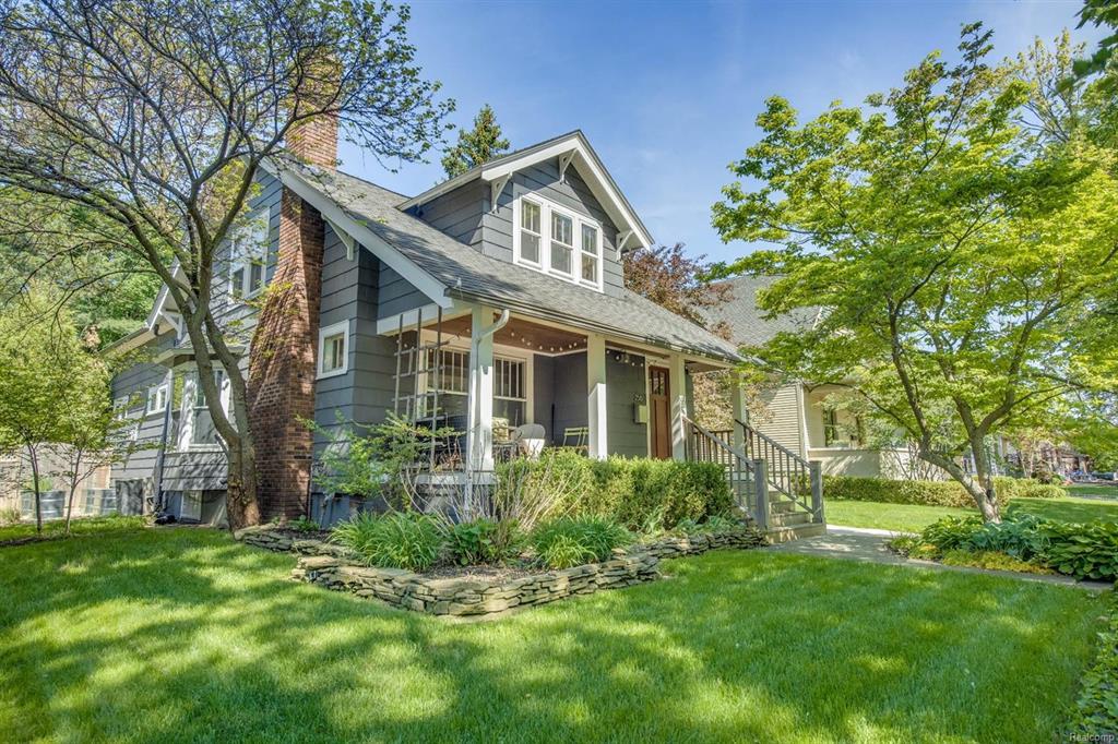 256 Crest Avenue - Photo 1