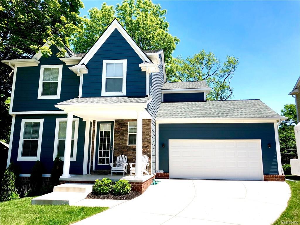 882 Center Street - Photo 1