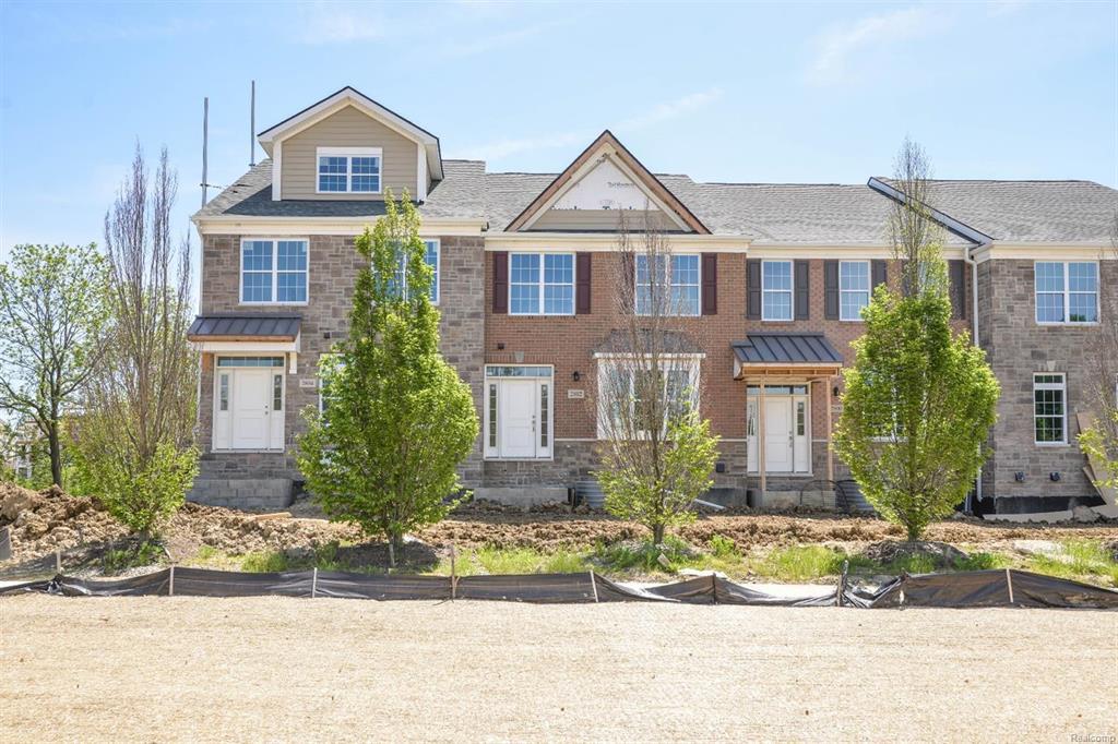 2802 Ashcombe Drive - Photo 1