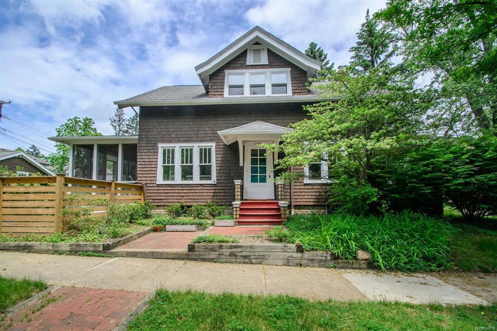1402 Charlton Street - Photo 1