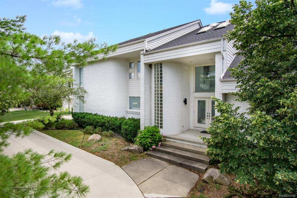 5727 Royal Wood Street - Photo 1